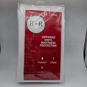 Room & Retreat Queen+ Zippered Vinyl Mattress Protector Waterproof New 60x80